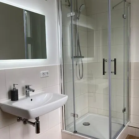 Schomberg Apartment *